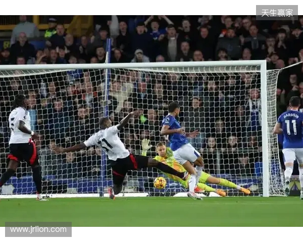 富勒姆2-2利物浦全场数据：控球率46开，射门8-10，射正2-2